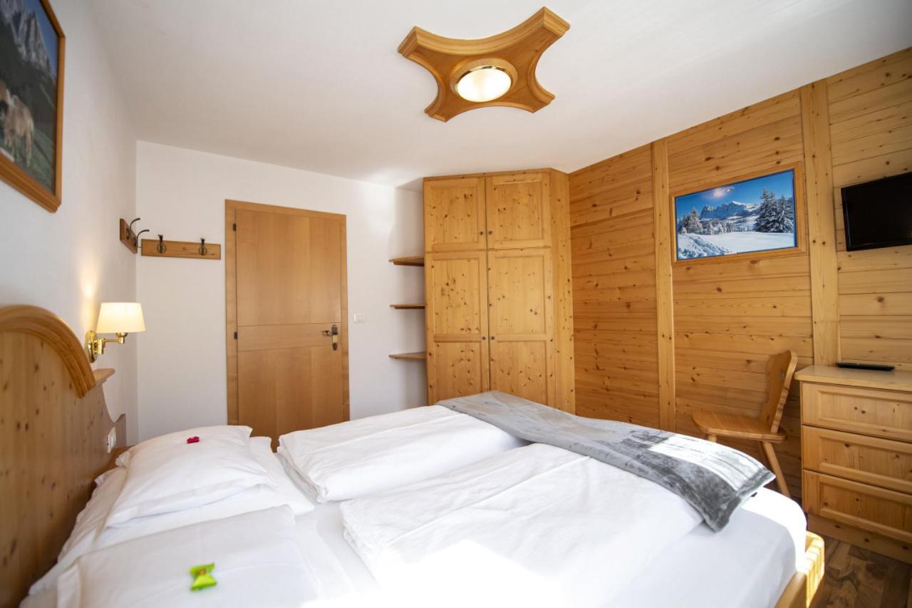Apartments Miara Santa Cristina Val Gardena Bagian luar foto