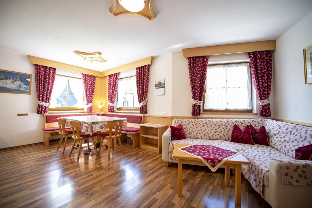 Apartments Miara Santa Cristina Val Gardena Bagian luar foto