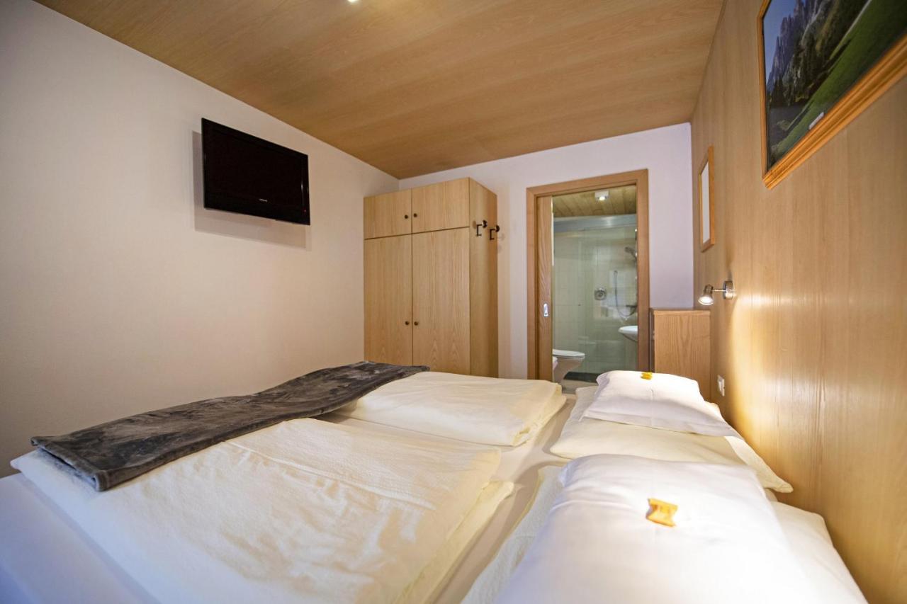 Apartments Miara Santa Cristina Val Gardena Bagian luar foto